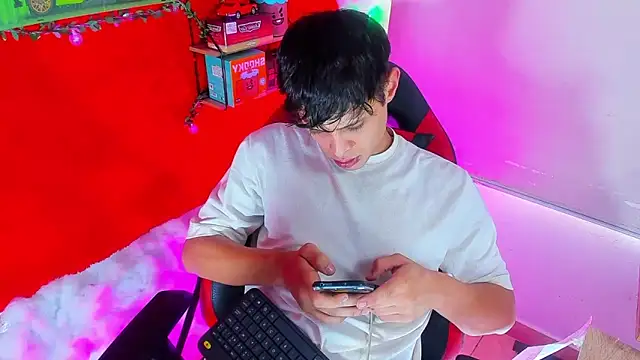 LilOwen  online show from September 17, 7:05 pm