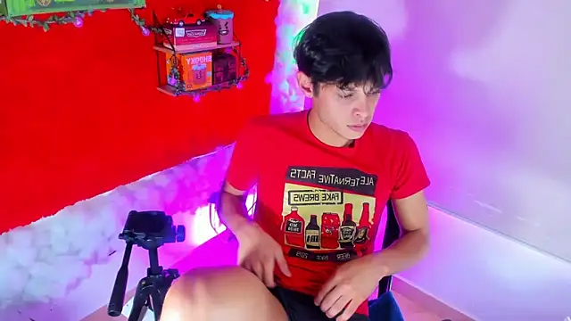 LilOwen  online show from October 11, 7:04 pm