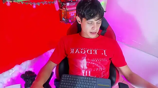 LilOwen  online show from September 18, 7:28 pm