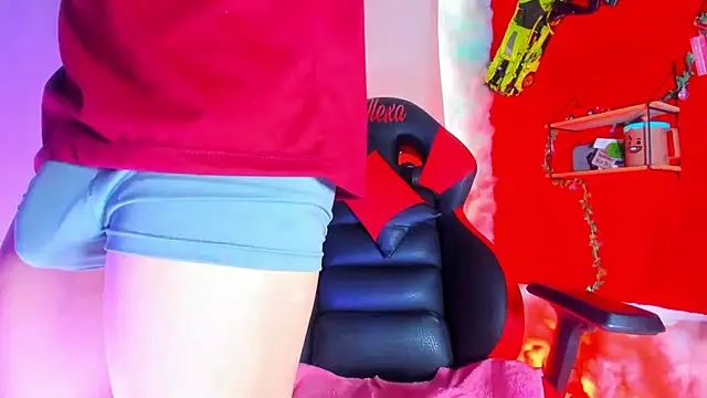 LilOwen  online show from April 15, 7:29 pm