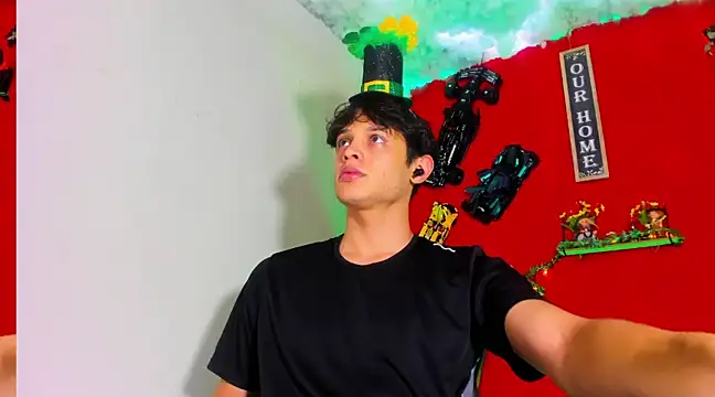 LilOwen  online show from March 17, 1:46 am