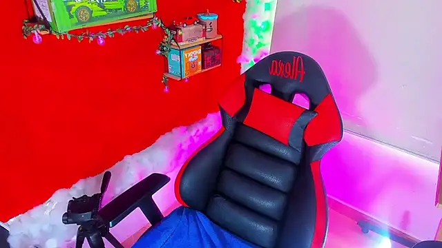 LilOwen  online show from September 13, 7:14 pm