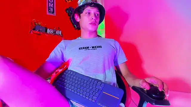 LilOwen  online show from November 20, 8:31 pm