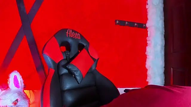 LilOwen  online show from March 4, 5:10 pm