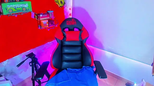 LilOwen  online show from October 24, 6:07 pm