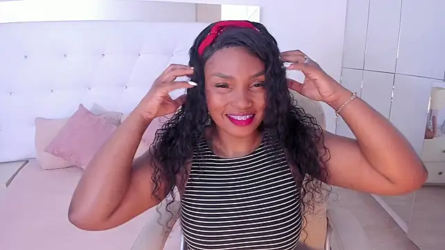 Isla Scott online show from October 16, 11:29 am