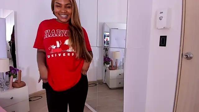 Isla Scott online show from November 17, 11:25 am