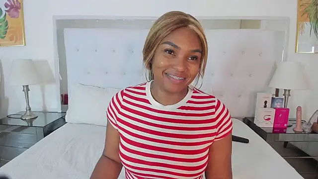 Isla Scott online show from March 24, 11:32 am