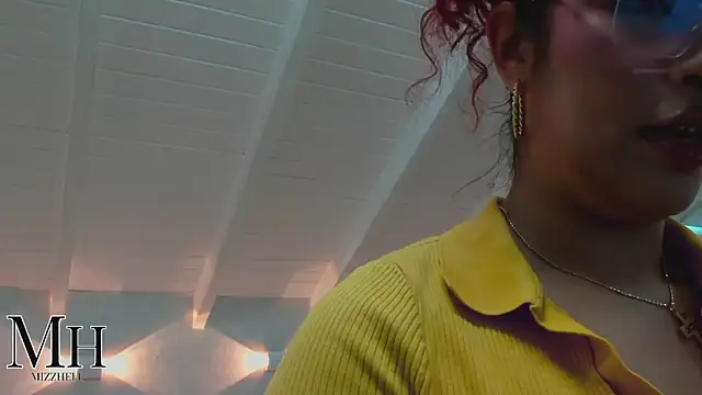 MizzHell online show from April 3, 3:46 am