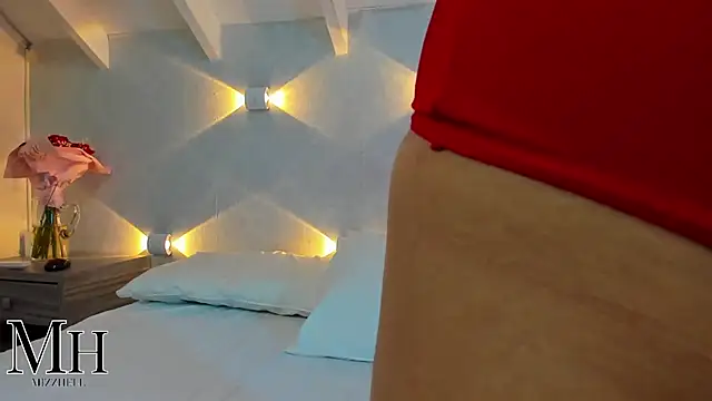 MizzHell online show from November 1, 1:05 pm