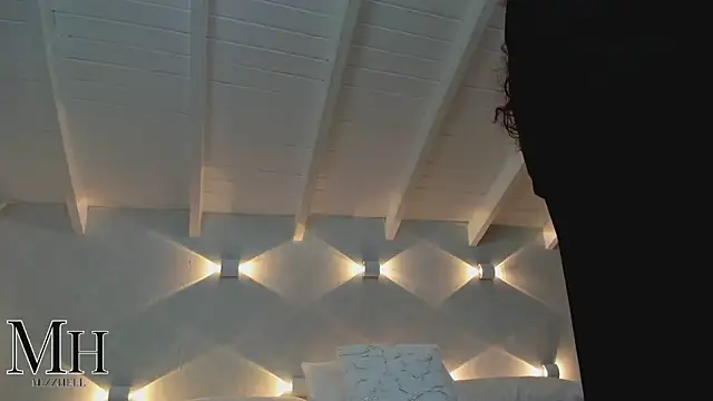 MizzHell online show from November 11, 12:33 pm