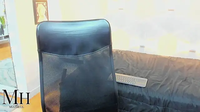 MizzHell online show from February 8, 3:48 am