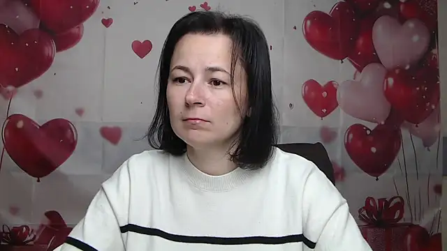 Snapshot of MarieSho chatting on April 22, 6:20 am MarieSho online show from April 22, 6:20 am