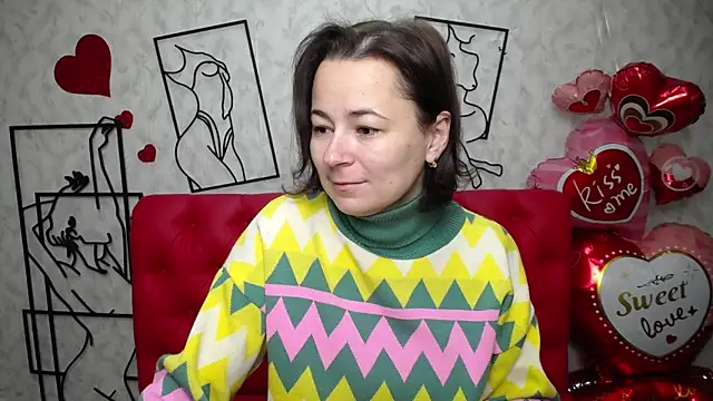 Snapshot of MarieSho chatting on February 24, 7:11 am MarieSho online show from February 24, 7:11 am