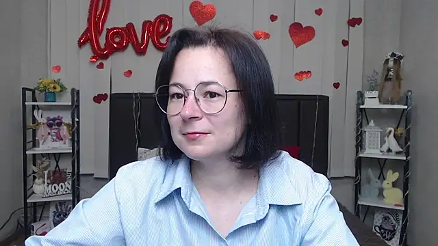 Snapshot of MarieSho chatting on May 28, 5:37 am MarieSho online show from May 28, 5:37 am
