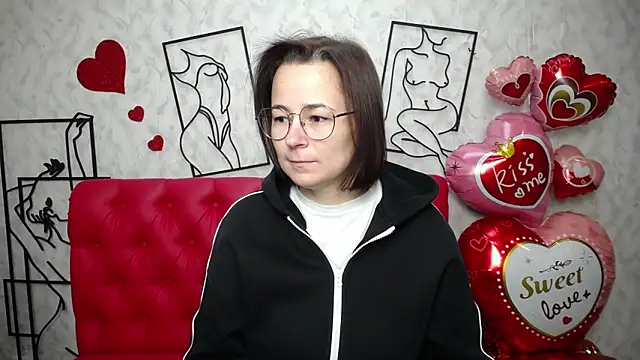 Snapshot of MarieSho chatting on February 14, 7:07 am MarieSho online show from February 14, 7:07 am