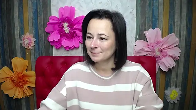 Snapshot of MarieSho chatting on October 13, 5:25 pm MarieSho online show from October 13, 5:25 pm