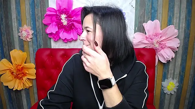 Snapshot of MarieSho chatting on October 12, 5:14 pm MarieSho online show from October 12, 5:14 pm