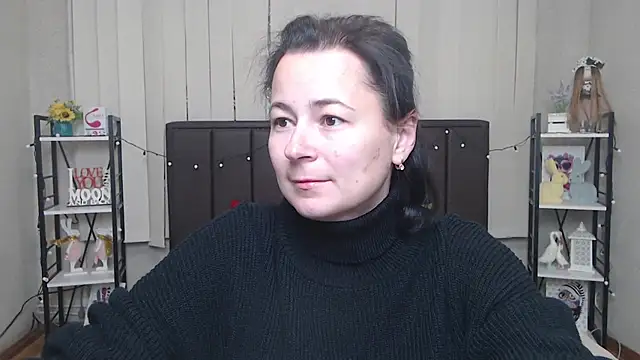 Snapshot of MarieSho chatting on October 15, 6:11 am MarieSho online show from October 15, 6:11 am