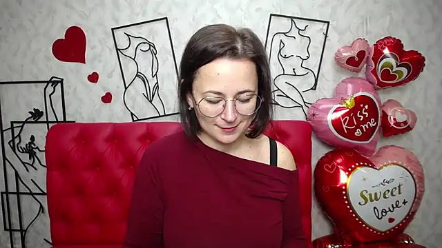 Snapshot of MarieSho chatting on February 13, 3:29 am MarieSho online show from February 13, 3:29 am