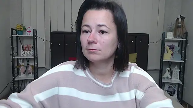 Snapshot of MarieSho chatting on October 3, 6:26 am MarieSho online show from October 3, 6:26 am