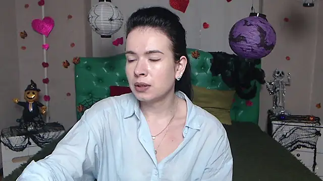 JasmineKouch online show from November 16, 7:02 am