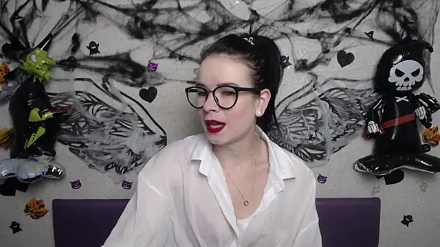 JasmineKouch online show from October 19, 5:26 pm