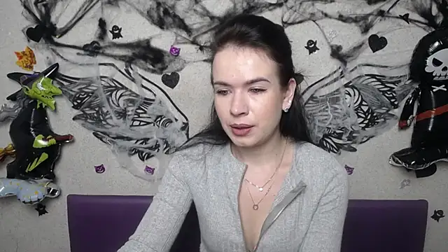 JasmineKouch online show from November 9, 6:17 am