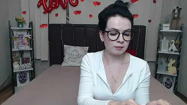 JasmineKouch online show from March 13, 7:13 am