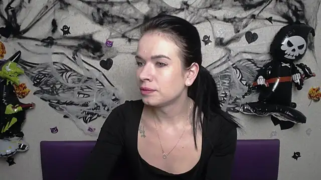 JasmineKouch online show from October 28, 6:23 am