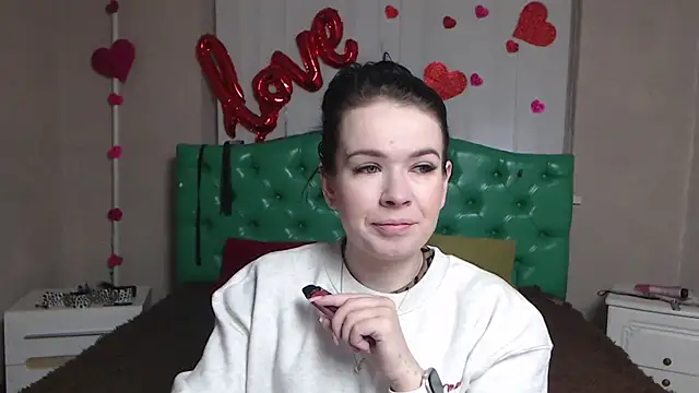 JasmineKouch online show from February 11, 6:24 am