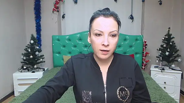 Snapshot of ElizabethSho chatting on January 18, 9:34 pm ElizabethSho online show from January 18, 9:34 pm