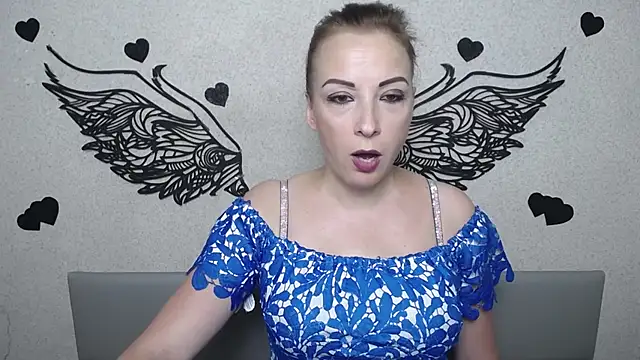 ElizabethSho online show from July 4, 5:17 pm