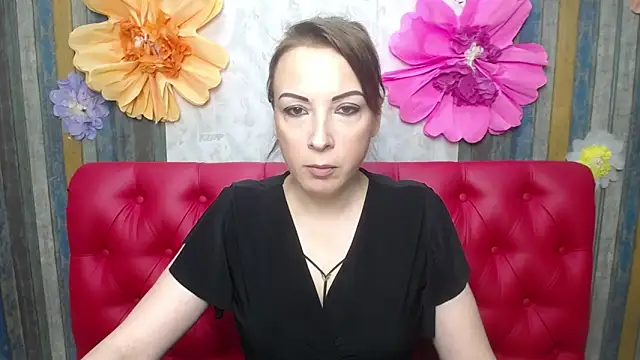 ElizabethSho online show from May 30, 5:40 pm