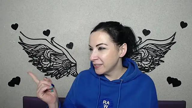 ElizabethSho online show from February 7, 6:05 pm