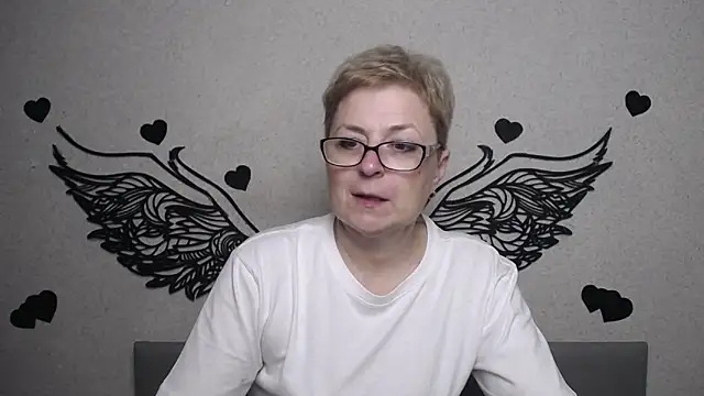 EmiliaGree online show from May 31, 5:19 pm