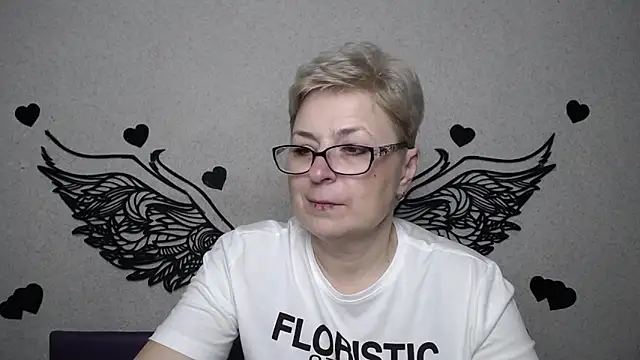 EmiliaGree online show from March 27, 6:09 pm