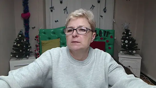 EmiliaGree online show from January 11, 6:04 pm