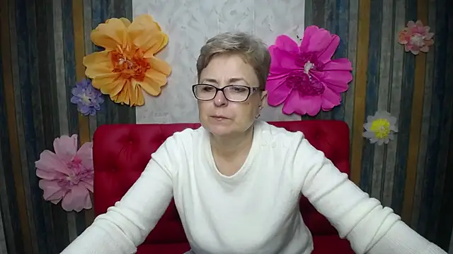 EmiliaGree online show from April 19, 5:14 pm