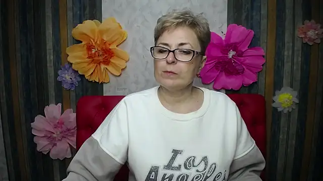 EmiliaGree online show from April 24, 5:04 pm