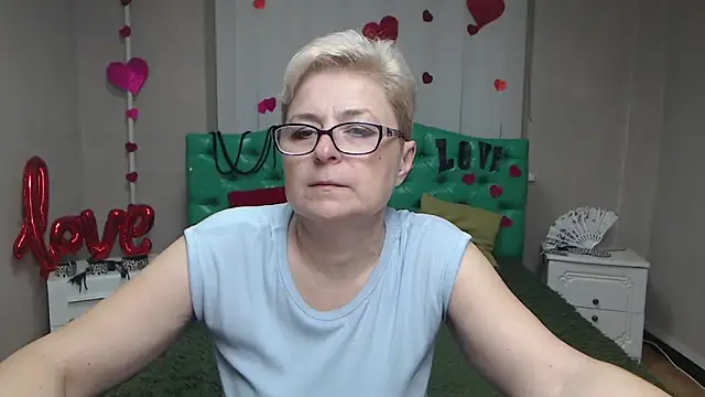 EmiliaGree online show from November 26, 6:08 pm