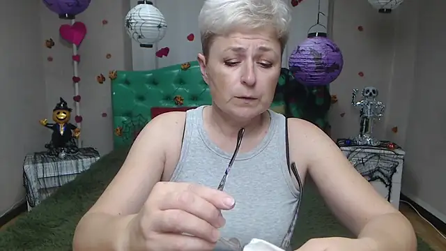 EmiliaGree online show from October 29, 6:07 pm