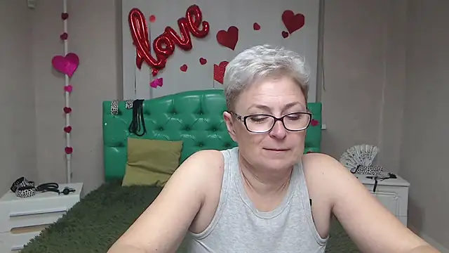 EmiliaGree online show from October 15, 5:10 pm