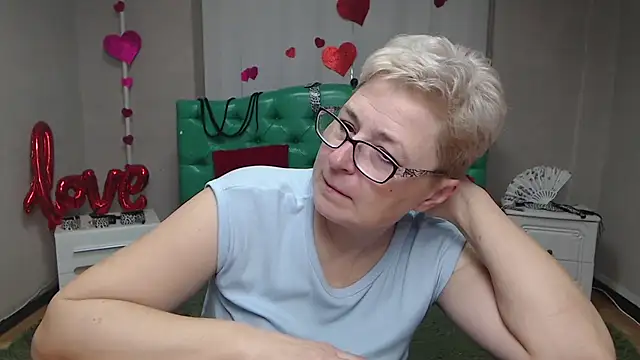 EmiliaGree online show from November 25, 6:08 pm