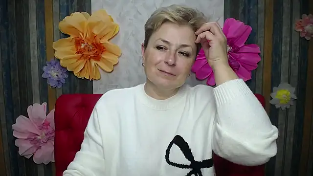 EmiliaGree online show from May 14, 4:59 pm