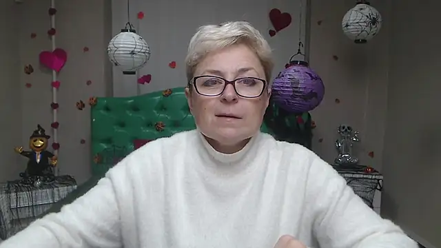 EmiliaGree online show from November 9, 5:55 am