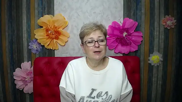 EmiliaGree online show from May 1, 5:07 pm