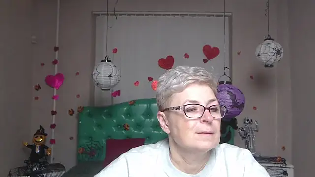 EmiliaGree online show from November 15, 6:01 pm