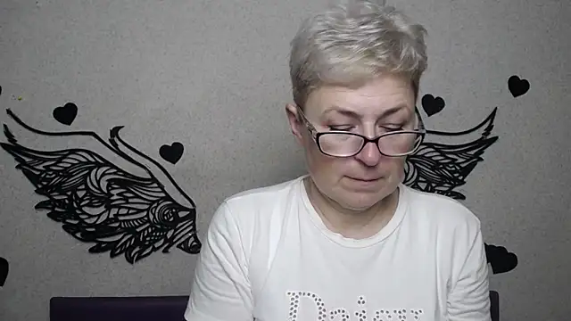 EmiliaGree online show from November 17, 6:12 pm