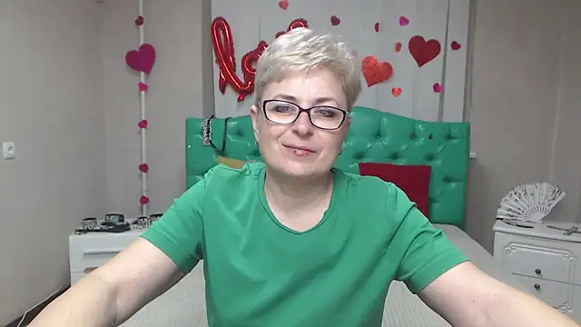 EmiliaGree online show from March 26, 6:06 pm